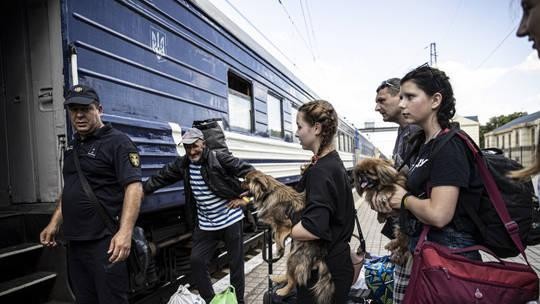 thumbnail - Ukraine ra lệnh sơ tán công dân khỏi Donetsk