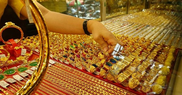 Giá vàng trong nước trụ vững 68 triệu đồng/lượng, vàng thế giới vẫn có niềm tin tăng giá