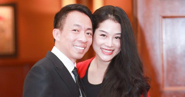 Vợ trẻ kém Việt Hoàn 18 tuổi: Nhìn chồng nắm tay ca sĩ nữ, tôi lộn ruột lắm chứ!