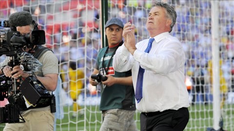 HLV Hiddink thay Van Gaal: Lốc cam sẽ đi về đâu?