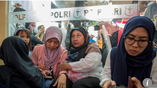 Indonesia chưa tìm thấy hộp đen máy bay rơi