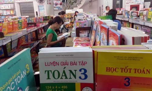 Một chương trình nhiều bộ sách giáo khoa: Lãng phí lớn