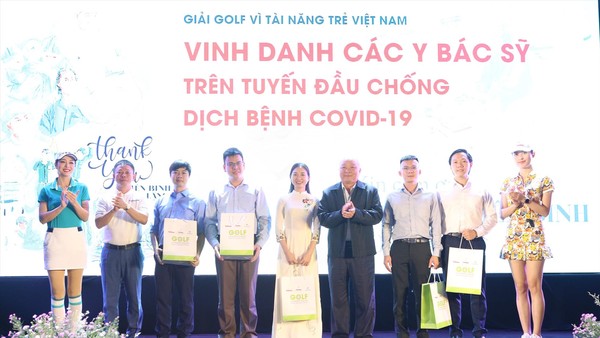 Chắp cánh tài năng golf trẻ