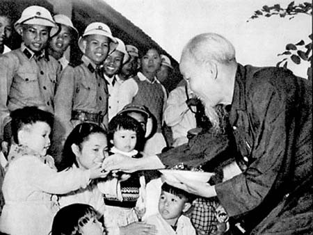 Giải thưởng sáng tác, quảng bá tác phẩm văn học, nghệ thuật, báo chí về chủ đề “Học tập và làm theo tấm gương đạo đức Hồ Chí Minh” giai đoạn 2011-2015
