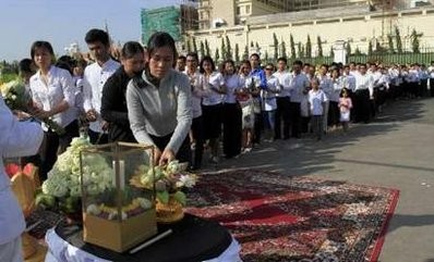Bùi ngùi lễ tưởng niệm nạn nhân chết vì giẫm đạp