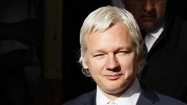Ông chủ WikiLeaks quyết không nộp mình