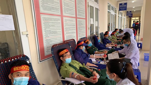 Hơn 100 đoàn viên thanh niên Z111 tham gia hiến máu tại ngày hội Chủ nhật Đỏ
