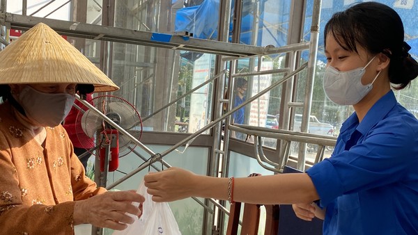 Hơn 49.000 kg, gần 50.000 quả trứng tiếp sức 'ATM gạo' Bình Định