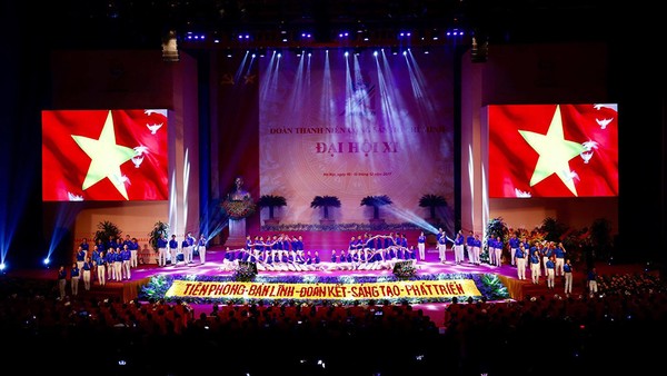 Hùng tráng chương trình nghệ thuật 'Rực sáng ngọn lửa tuổi trẻ Việt Nam'