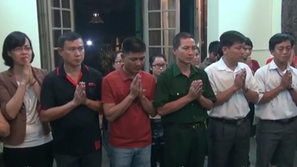 Người dân xếp hàng viếng tướng Giáp ngày giỗ đầu