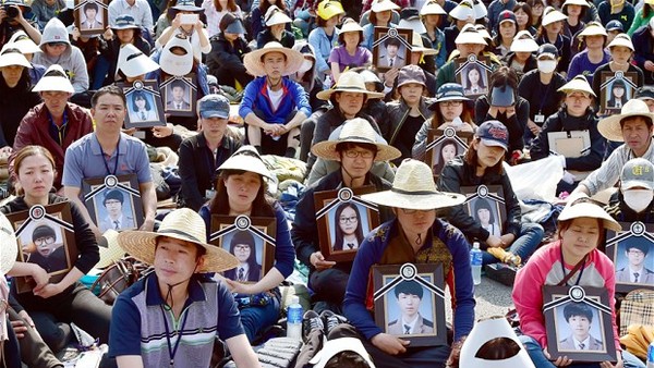 92 người thiệt mạng vụ chìm phà Sewol bị... gọi nhập ngũ