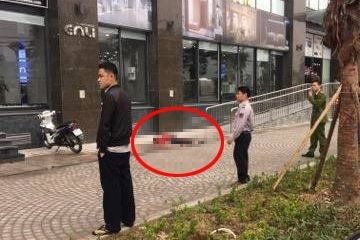 Hà Nội: Phát hiện người phụ nữ tử vong trước sảnh chung cư Hiện trường vụ việc