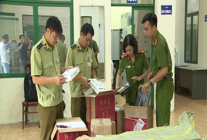 Lộ đường dây buôn lậu bánh trung thu Trung Quốc siêu lợi nhuận Lực lượng chức năng liên túc bắt giữ các vụ buôn bán bánh trung thu Trung Quốc nhập lậu