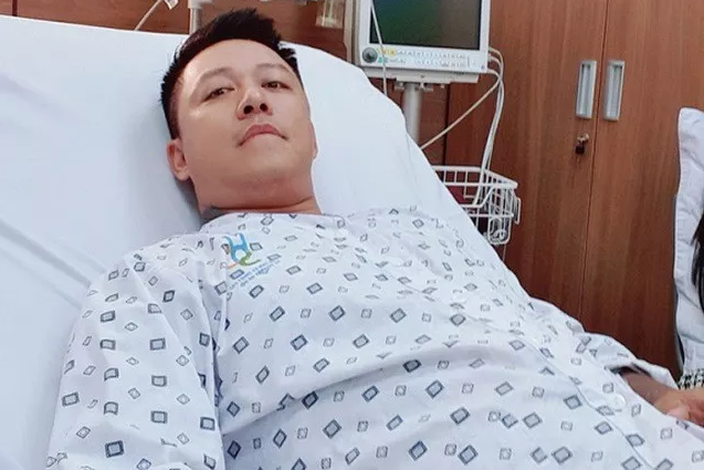 Tuấn Hưng tiết lộ lý do nhập viện và 'nhắn nhủ' vợ không được nói to với mình Tuấn Hưng tiết lộ lý do nhập viện và 'nhắn nhủ' vợ không được nói to với mình
