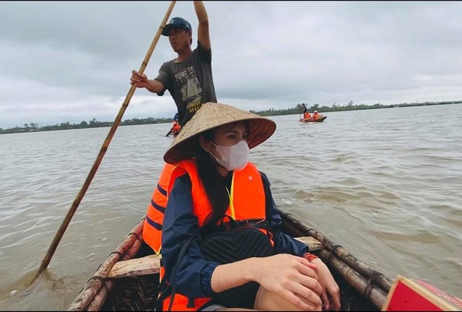 Showbiz 21/10: Công Vinh chia sẻ áp lực khi vợ quyên góp được hơn 100 tỷ đồng Showbiz 21/10: Công Vinh chia sẻ áp lực khi vợ quyên góp được hơn 100 tỷ đồng