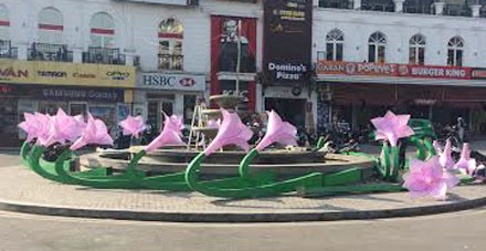 Dỡ đèn hoa tại đài phun nước hồ Hoàn Kiếm Dỡ đèn hoa tại đài phun nước hồ Hoàn Kiếm