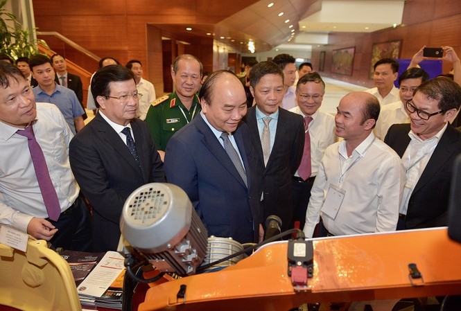 Doanh nghiệp cơ khí trong nước lo bị “loại” khỏi cuộc chơi làm đường sắt cao tốc Thủ tướng Nguyễn Xuân Phúc dự hội nghị phát triển ngành cơ khí. (ảnh N.B)