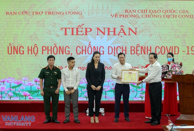 Trường ĐH Văn Lang cùng đồng hành tặng 500 máy thở MV20 phòng chống dịch Trường ĐH Văn Lang cùng đồng hành tặng 500 máy thở MV20 phòng chống dịch