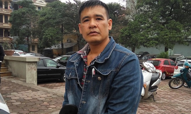 Cảnh sát khống chế người đàn ông ‘ngáo đá’ đi xe máy Nguyễn Thanh Hoài