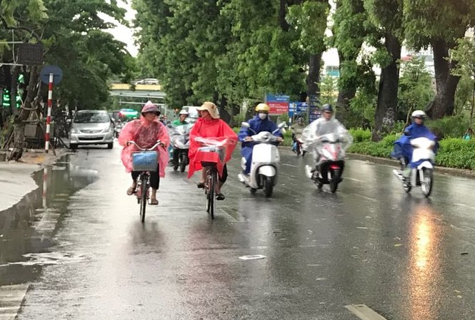 Mưa lớn kéo dài, Hà Nội cảnh báo ngập nhiều nơi Chiều qua, Hà Nội xuất hiện mưa dông lớn. Dự báo mưa kéo dài trong 3 ngày tới ở thủ đô và các tỉnh Bắc Bộ, Bắc Trung Bộ.
