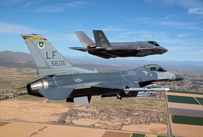 Vì sao Đài Loan chê tiêm kích F-35, chọn F-16? Đài Loan thích F-16, thay vì F-35 đắt đỏ