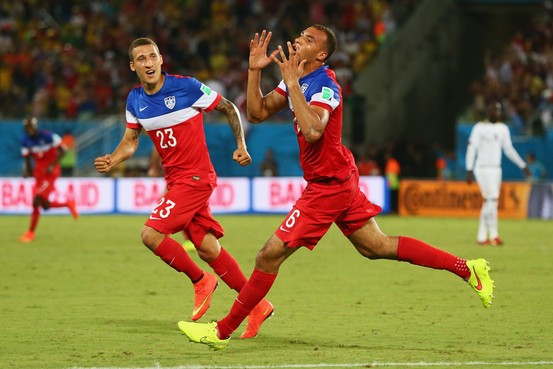 Klinsmann ‘nổ’ tưng bừng sau chiến thắng hú hồn của Mỹ John Brooks ấn định kết quả 2-1 cho tuyển Mỹ sau khi vào sân từ băng ghế dự bị