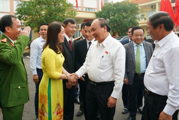 Hình ảnh Thủ tướng Nguyễn Xuân Phúc tiếp xúc cử tri TP. Hải Phòng Ảnh: VGP/Quang Hiếu