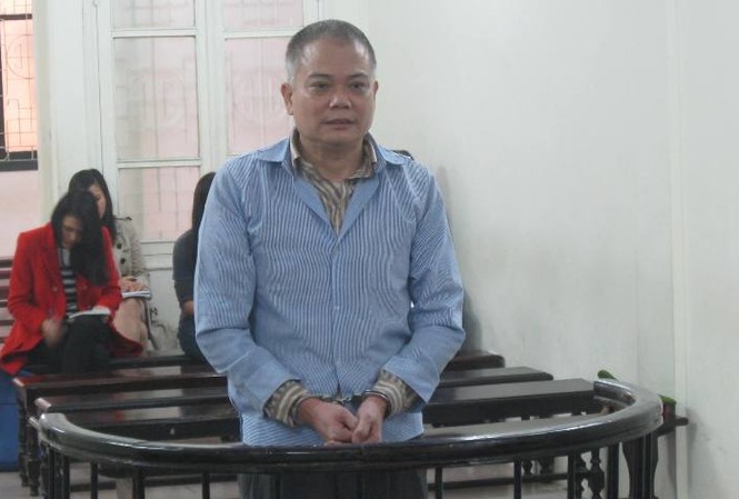 Cãi vã trong đêm, chồng đoạt mạng vợ trước ngày ly hôn Bị cáo trong phiên xử 18/3. Ảnh: BH