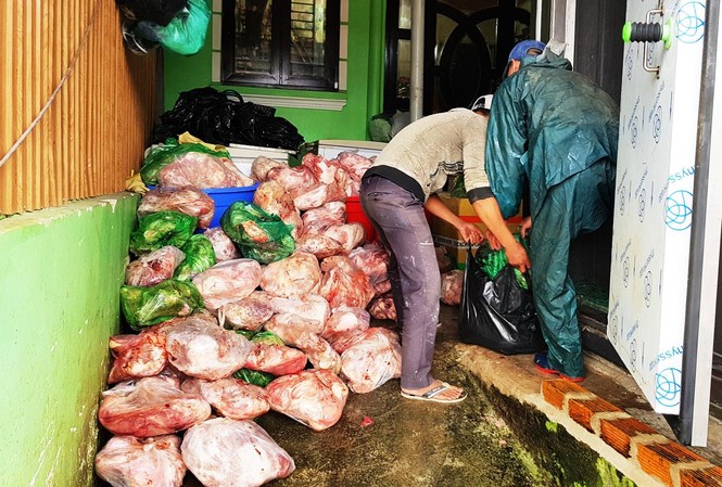Chủ cơ sở trữ 8 tấn thịt heo 'bẩn' bị phạt hơn 100 triệu đồng Kho thịt lợn bốc mùi hôi thối