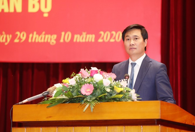 Thứ trưởng Bộ Xây dựng làm Phó Bí thư Tỉnh ủy Quảng Ninh Thứ trưởng Bộ Xây dựng làm Phó Bí thư Tỉnh ủy Quảng Ninh