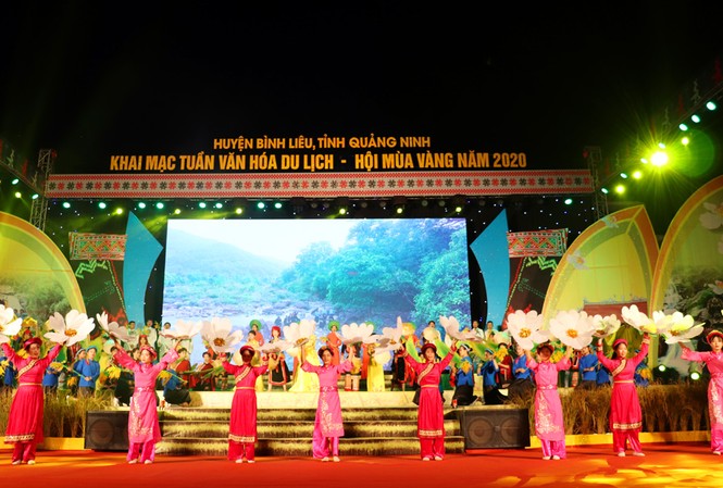Quảng Ninh: Khai mạc Tuần Văn hóa - Du lịch và Hội Mùa vàng Quảng Ninh: Khai mạc Tuần Văn hóa - Du lịch và Hội Mùa vàng