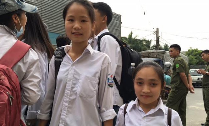 Người mẹ phụ hồ sợ con đỗ đại học Thí sinh Phạm Thị Lan và người bạn đưa Lan đi học hàng ngày Phạm Thị Huệ.