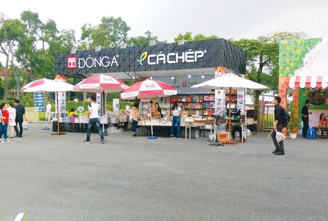 Hà Nội bội thực hội chợ sách Các dãy hàng vắng khách trong buổi khai mạc 22/9.