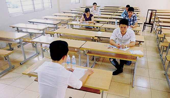 Tuyển sinh 2016: Không chọn Lịch sử vì không có đầu ra Hội đồng thi THPT 2015 môn Lịch sử chỉ có vài thí sinh dự thi. Ảnh: Hồng Vĩnh