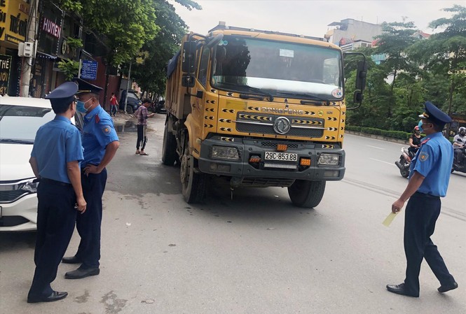 Thanh tra giao thông sẽ không được dừng xe trên đường Theo dự án Luật Đảm bảo ATGT, thanh tra giao thông sẽ không được dừng xe, kiểm tra trên đường Ảnh: Anh Trọng