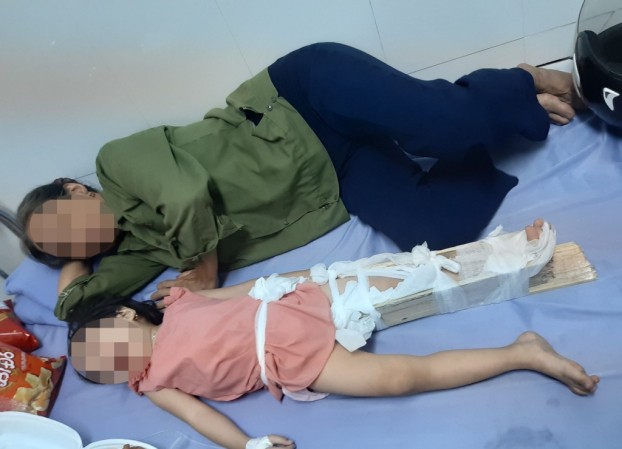 Học sinh ở Hà Nội ngã gãy chân tại trường: Phụ huynh 'tố' hiệu trưởng vô cảm Ảnh: Gia Đình mới