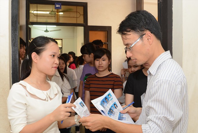 Thi THPT quốc gia trên máy tính: Có hạn chế tiêu cực? Nhiều chuyên gia kỳ vọng đổi mới việc thi trên máy tính nhiều lần là phương án có lợi cho thí sinh. Ảnh: Như Ý