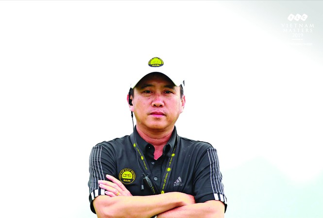 Trọng tài có chứng chỉ luật golf Level 2 điều hành Tiền Phong Golf Championship 2020 Ông Vũ Quân- Chủ tịch CLB Trọng tài golf Việt Nam là một trong 4 trọng tài R&A Level 3 Việt Nam đầu tiên