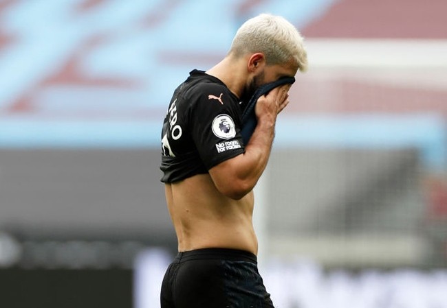 Aguero 'tịt ngòi', Man City chia điểm thất vọng Man City chỉ có được 1 điểm ở màn đụng độ West Ham