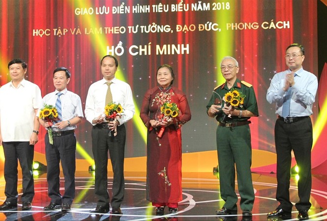 Hôm nay giao lưu toàn quốc với các điển hình tiêu biểu Giao lưu với các điển hình tiêu biểu trong việc học tập và làm theo tư tưởng, đạo đức, phong cách Hồ Chí Minh năm 2018. Ảnh: HMT