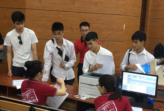 Tuyển sinh ĐH 2019: Nhiều trường xét tuyển bằng học bạ Sinh viên nhập học
ảnh: Nghiêm Huê