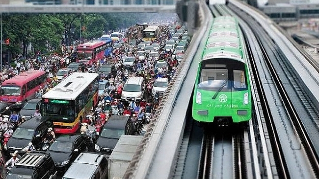 43 tuyến xe buýt sẽ bị nắn lộ trình theo trục metro Cát Linh - Hà Đông 43 tuyến xe buýt sẽ bị nắn lộ trình theo trục metro Cát Linh - Hà Đông