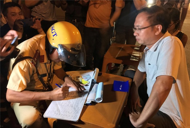 Tổng kiểm soát phương tiện ở TPHCM: Mong không 'đánh trống bỏ dùi' Chỉ sau 1 ngày ra quân đã có hơn 700 trường hợp vi phạm luật giao thông bị xử lý