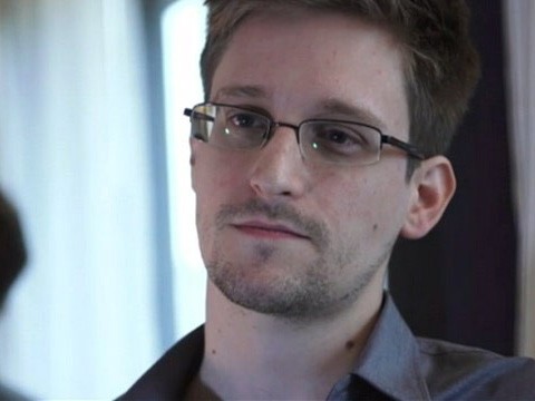 Edward Snowden đang tìm việc làm ở Nga Edward Snowden, "kẻ tội đồ" của nước Mỹ đang muốn tìm việc làm ở Nga