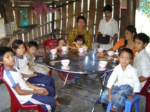 37 tuổi sinh 10 con 37 tuổi sinh 10 con