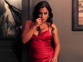 'Quả bom sex World Cup' bị bồ đá vì quá béo 'Quả bom sex World Cup' bị bồ đá vì quá béo