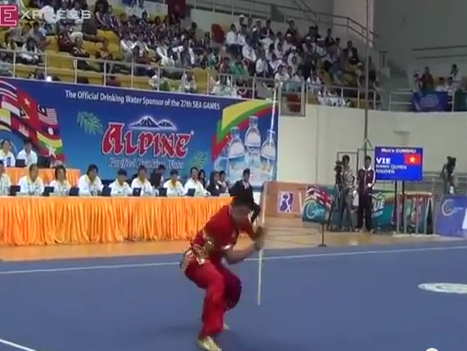 Nguyễn Mạnh Quyền bỏ cuộc giữa chừng vì côn gãy Nguyễn Mạnh Quyền bỏ cuộc giữa chừng vì côn gãy