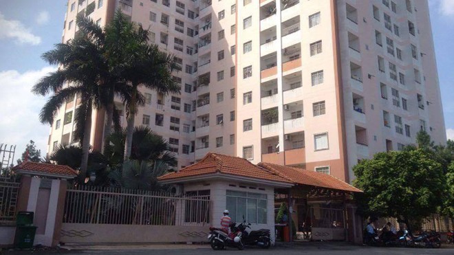 Tin mới vụ người ngoại quốc bị tố 'giam lỏng' hai con ở chung cư Chung cư nơi người đàn ông ngoại quốc "giam lỏng" hai cháu nhỏ.