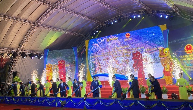 Thanh Hóa khởi công dự án quảng trường biển Lễ khởi công dự án quảng trường biển và Trao bằng di tích cấp quốc gia đặc biệt di tích lịch sử, danh lam thắng cảnh Sầm Sơn