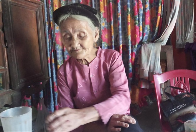 Cụ bà 83 tuổi xin “thoát nghèo” Cụ Đỗ Thị Mơ